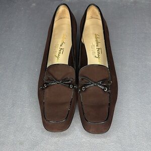 Salvatore Ferragamo Brown Suede Bow Flats 7.5 Narrow Classic Italy
